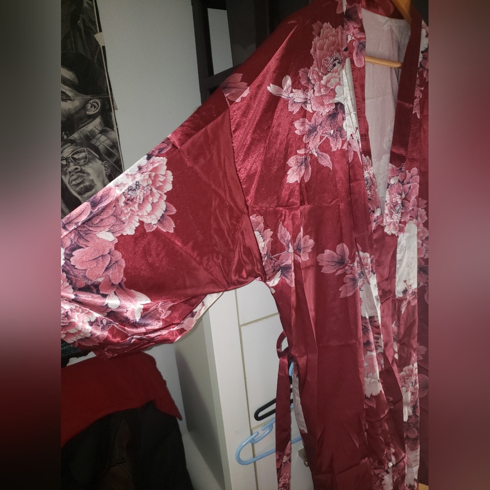 Womens Silk Floral Robe Large Like New. BUY ONE ITEM, CHOOSE ONE FREE - Picture 5 of 8